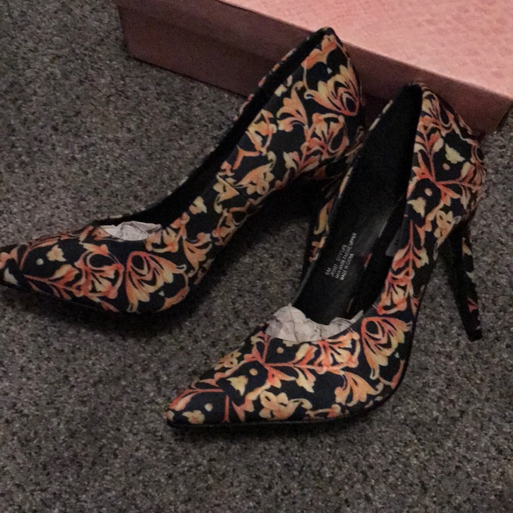 High heels - Picture 2 of 6